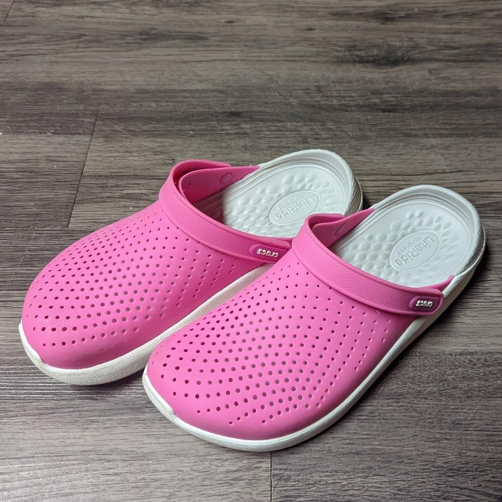 Crocs